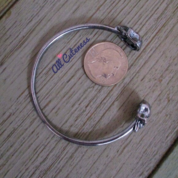 🎀 Edgy Skull Cuff Bracelet *See Details - Picture 6 of 9